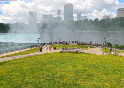 Terrapin point terrace and people looking Horseshoe falls